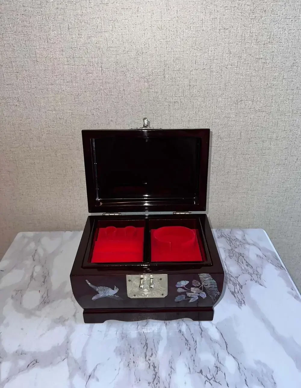 Vintage Korean Red Brown Lacquered Jewelry Box With Mother Of Pearl Birds 6.75